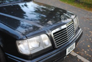 Ved det andet facelift rykkede stjernen op på motorhjelmen, som samtidig løb i et bånd ned på hver side af kølergitteret.